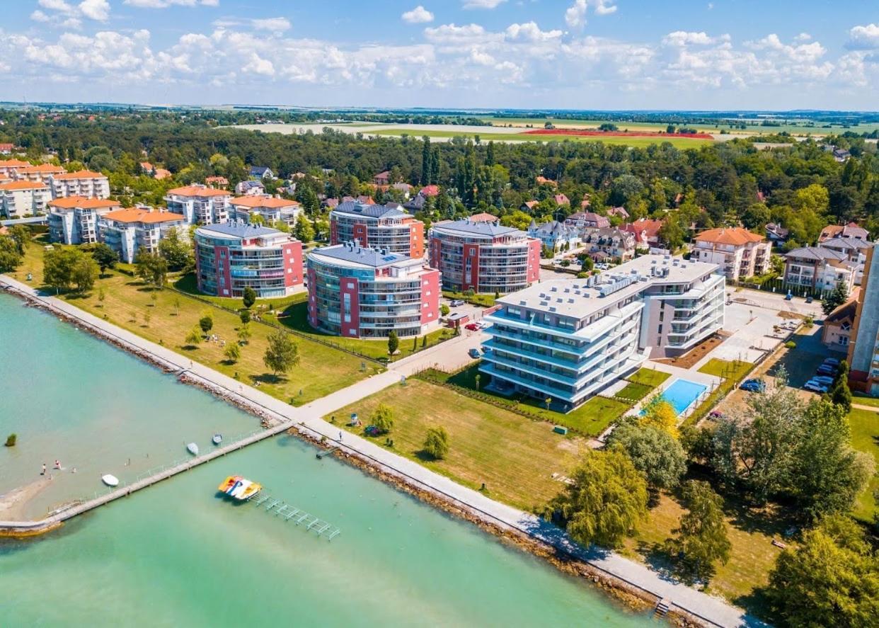 Myflat Coral Beach Apartment Шиофок Экстерьер фото